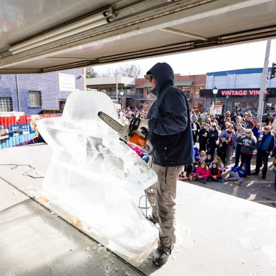 loop-ice-carnival-full-spectrum-ice-sculptures-www.fullspectrumice.com- 20250125-FO4A3003